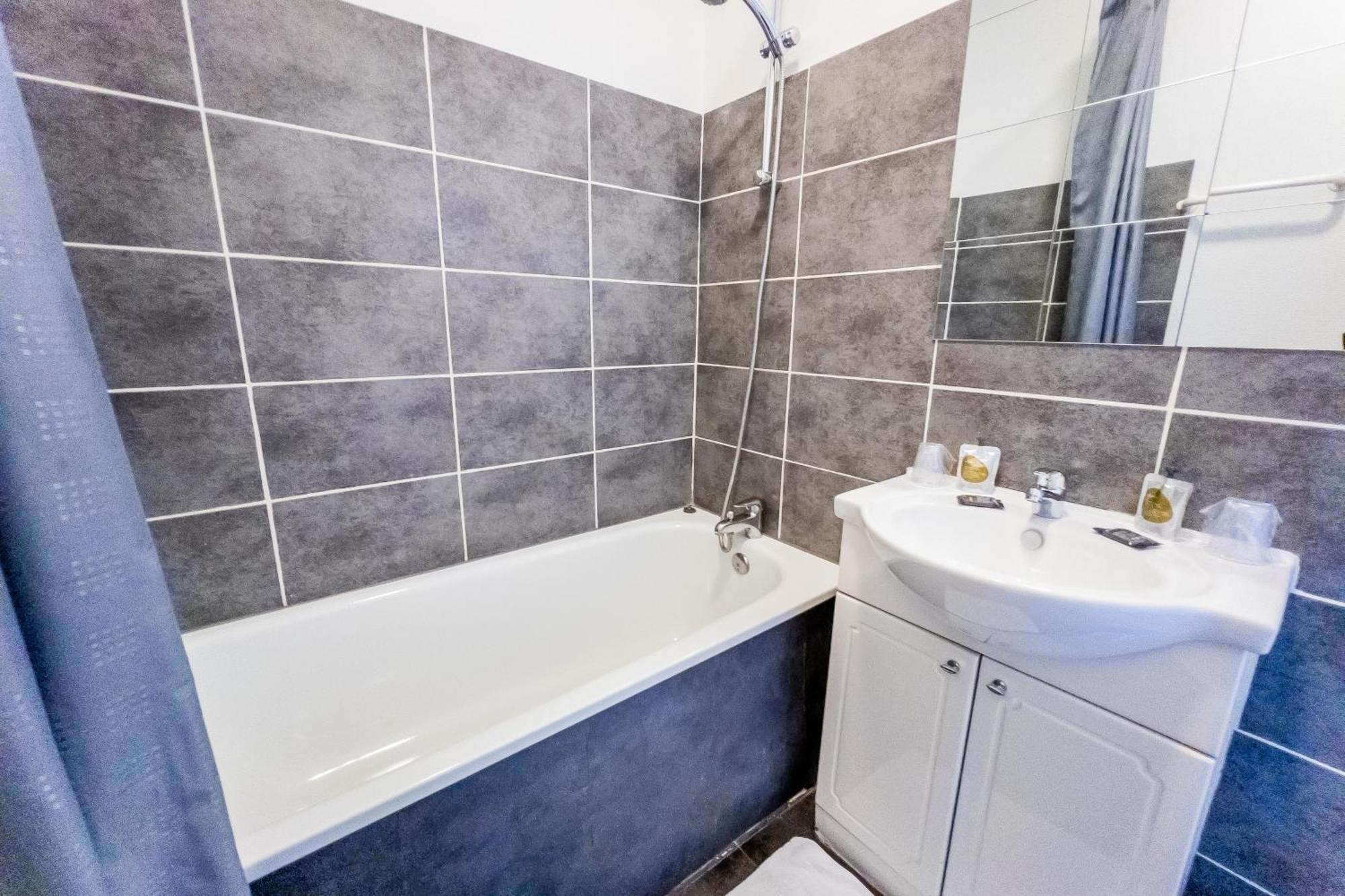 Armentières Hotel Joly מראה חיצוני תמונה